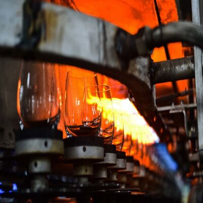 Beli 60TPD Tableware Glass Production Line Clear Goblet untuk penggunaan sehari-hari online manufacture